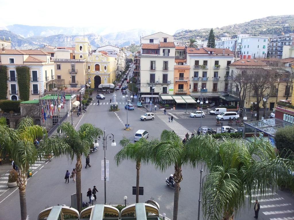 La Casa Dell'Orologio - Main Square Hotel Sorrento Bagian luar foto