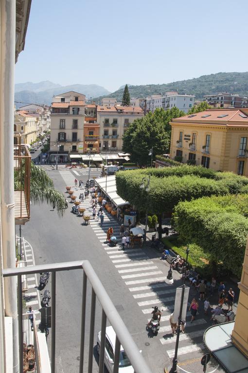 La Casa Dell'Orologio - Main Square Hotel Sorrento Ruang foto