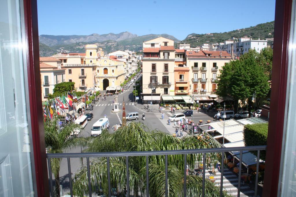 La Casa Dell'Orologio - Main Square Hotel Sorrento Ruang foto