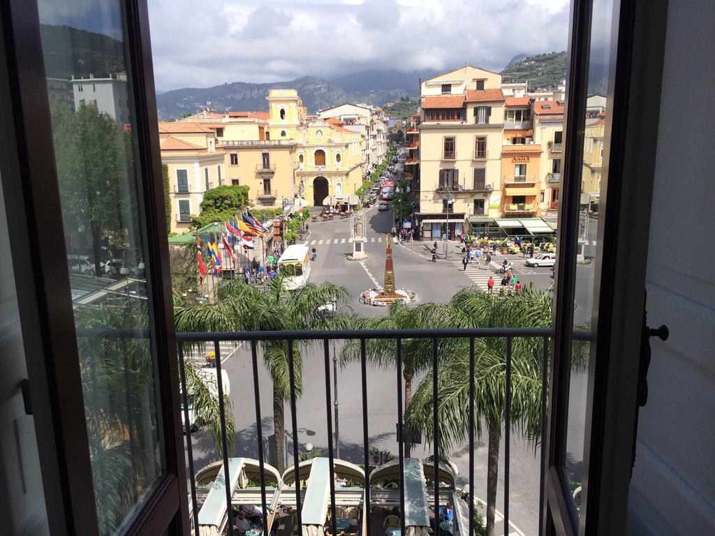 La Casa Dell'Orologio - Main Square Hotel Sorrento Ruang foto