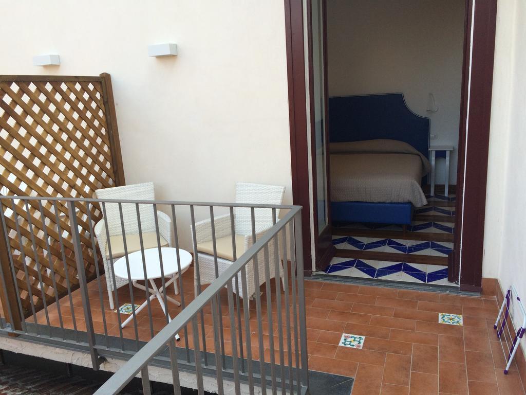 La Casa Dell'Orologio - Main Square Hotel Sorrento Ruang foto