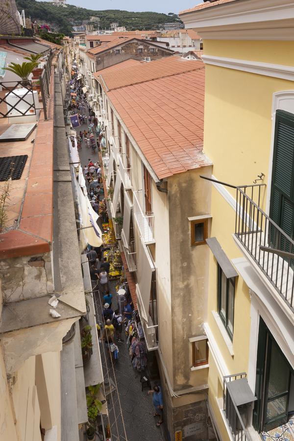 La Casa Dell'Orologio - Main Square Hotel Sorrento Bagian luar foto